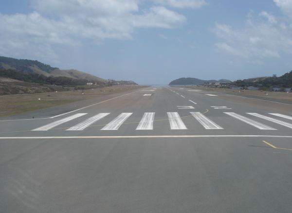 http://www.thevital.net/udo/bne-hti-bne/JQ726.runway.jpg