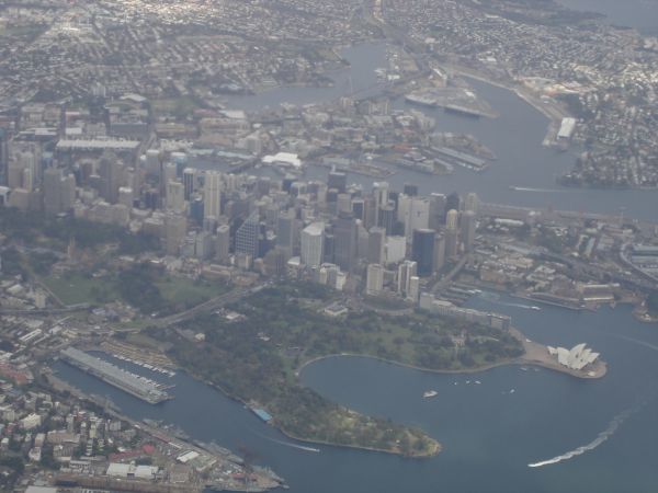 http://www.thevital.net/udo/bne-syd-bne/QF176.skyline2.jpg