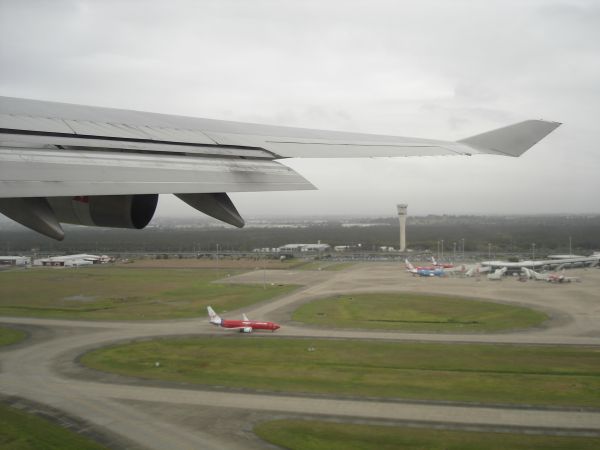 http://www.thevital.net/udo/bne-syd-bne/QF176.takeoff.jpg