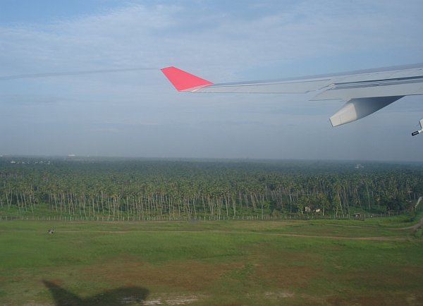 http://www.thevital.net/udo/fra-cmb-bkk-cmb-fra/UL422.takeoff2.jpg