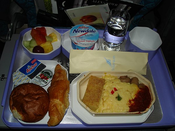 http://www.thevital.net/udo/fra-cmb-bkk-cmb-fra/UL553.breakfast.jpg