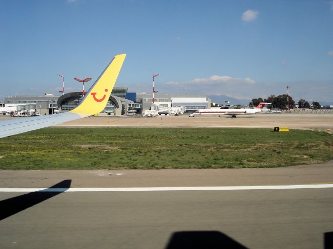 http://www.thevital.net/udo/sardinia2008/X33134.landing.jpg