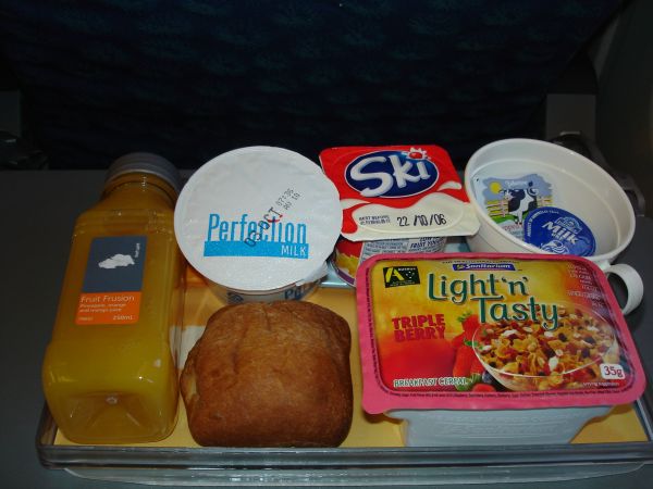 http://www.thevital.net/udo/syd-mel-syd-bne/QF405.breakfast.jpg